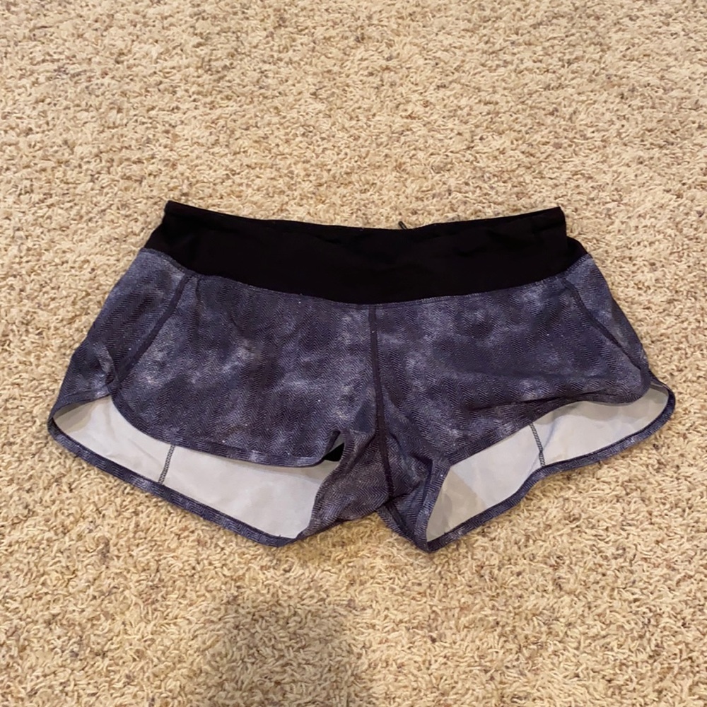 Size 4 lululemon shorts